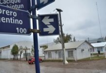 Sintió olor a caca en el aula y les hizo bajar los pantalones a todos los alumnos
