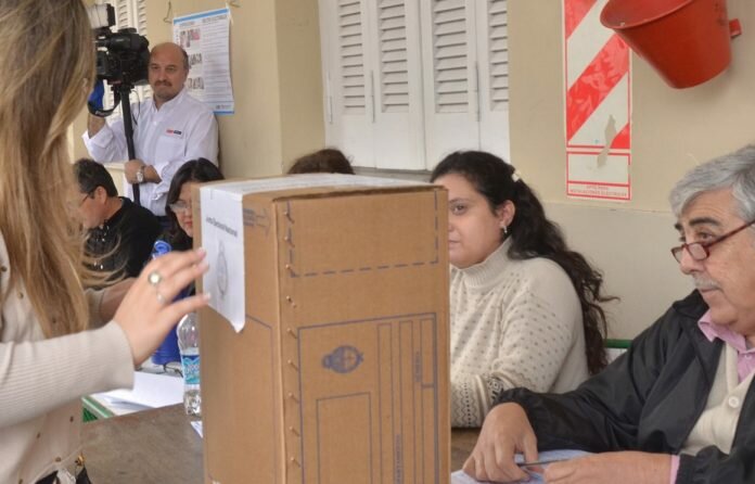 elecciones urna voto