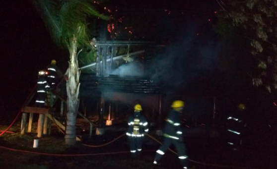 incendio federacion cabaña