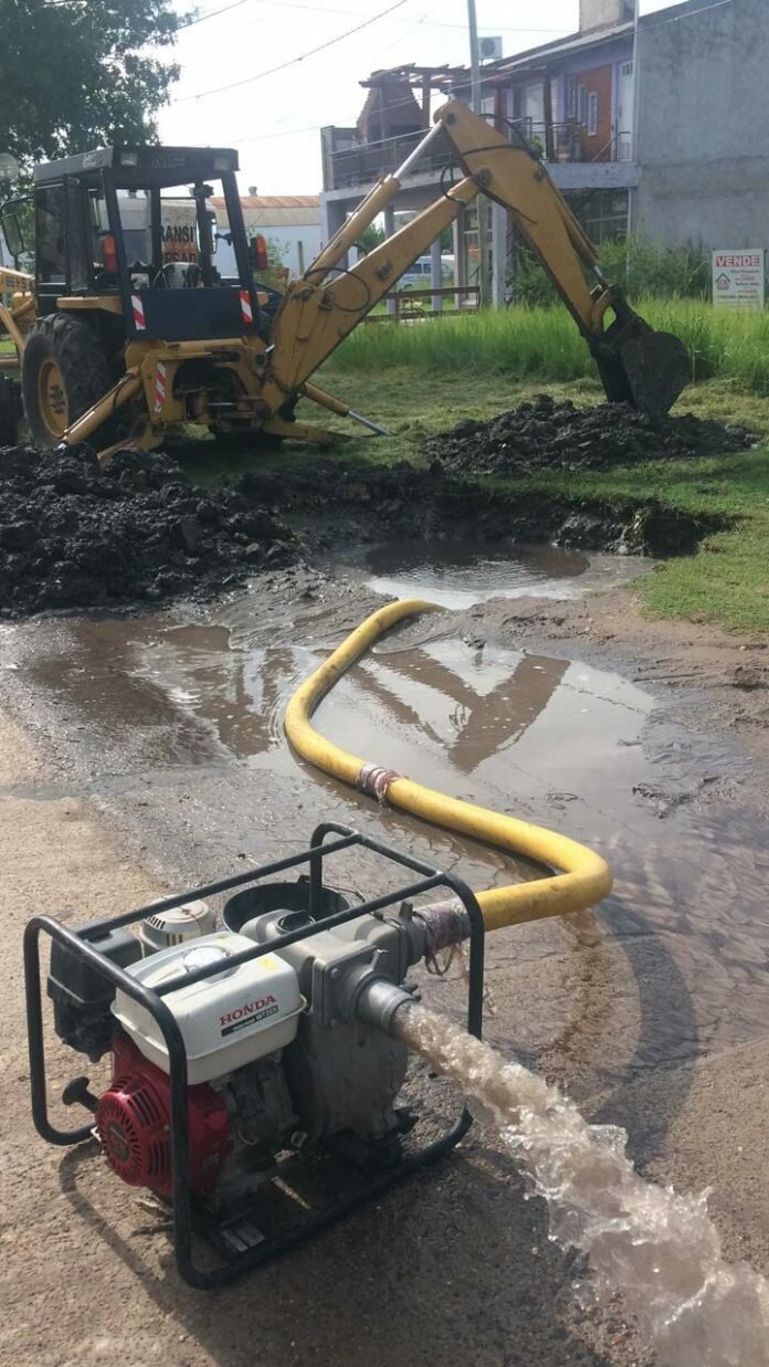 Reparación de caño, calle Savio 1