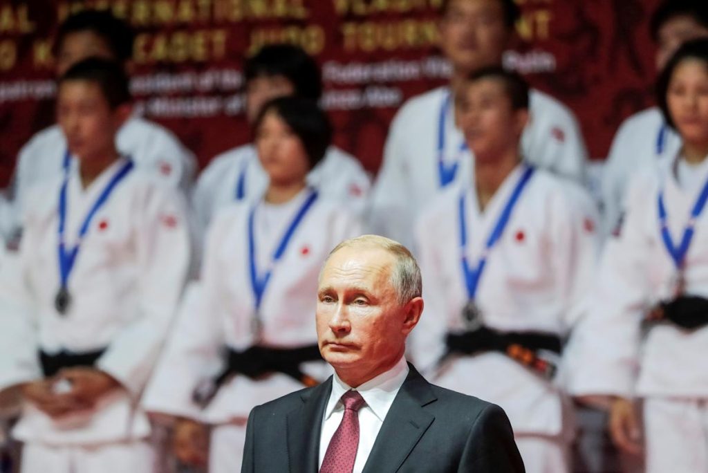 Vladimir Putin despojado del título de judo en medio de la invasión de Ucrania