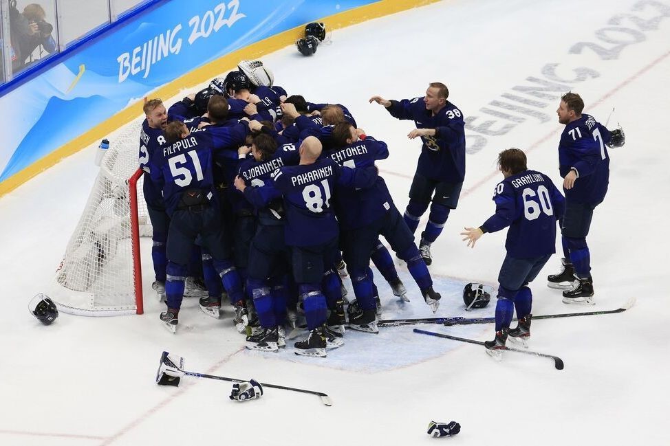 Finlandia vence a la República de China y gana la primera medalla de oro en hockey sobre hielo masculino