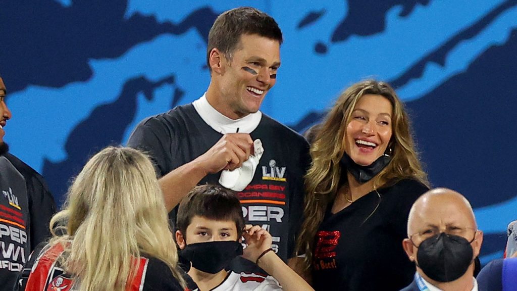 El padre de Tom Brady culpa a los medios de la jubilación anticipada de su hijo