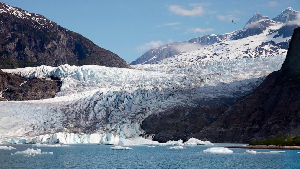 Estudio: Los glaciares del campo de hielo de Alaska se están derritiendo a un ritmo «muy alarmante»